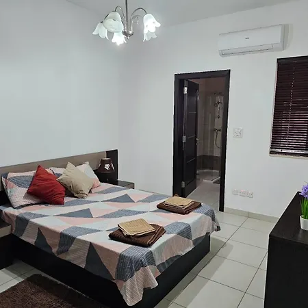 Modern Two Bedroom In Center Bugibba 圣保罗湾城