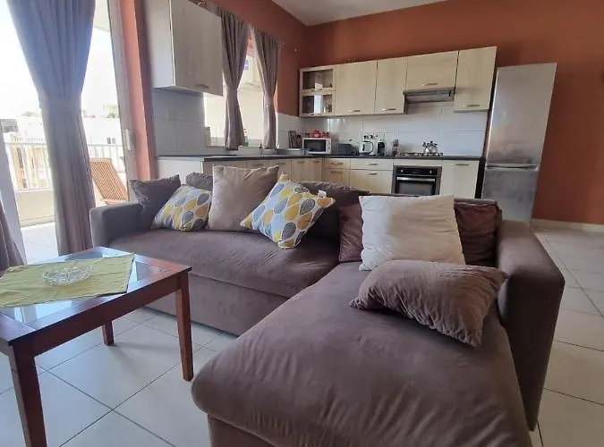 Modern Two Bedroom In Center Bugibba Appartement