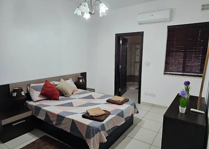 Modern Two Bedroom In Center Bugibba San Pawl il-Baħar
